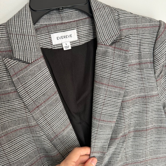 Evereve Plaid One Button Blazer - Picture 5 of 8